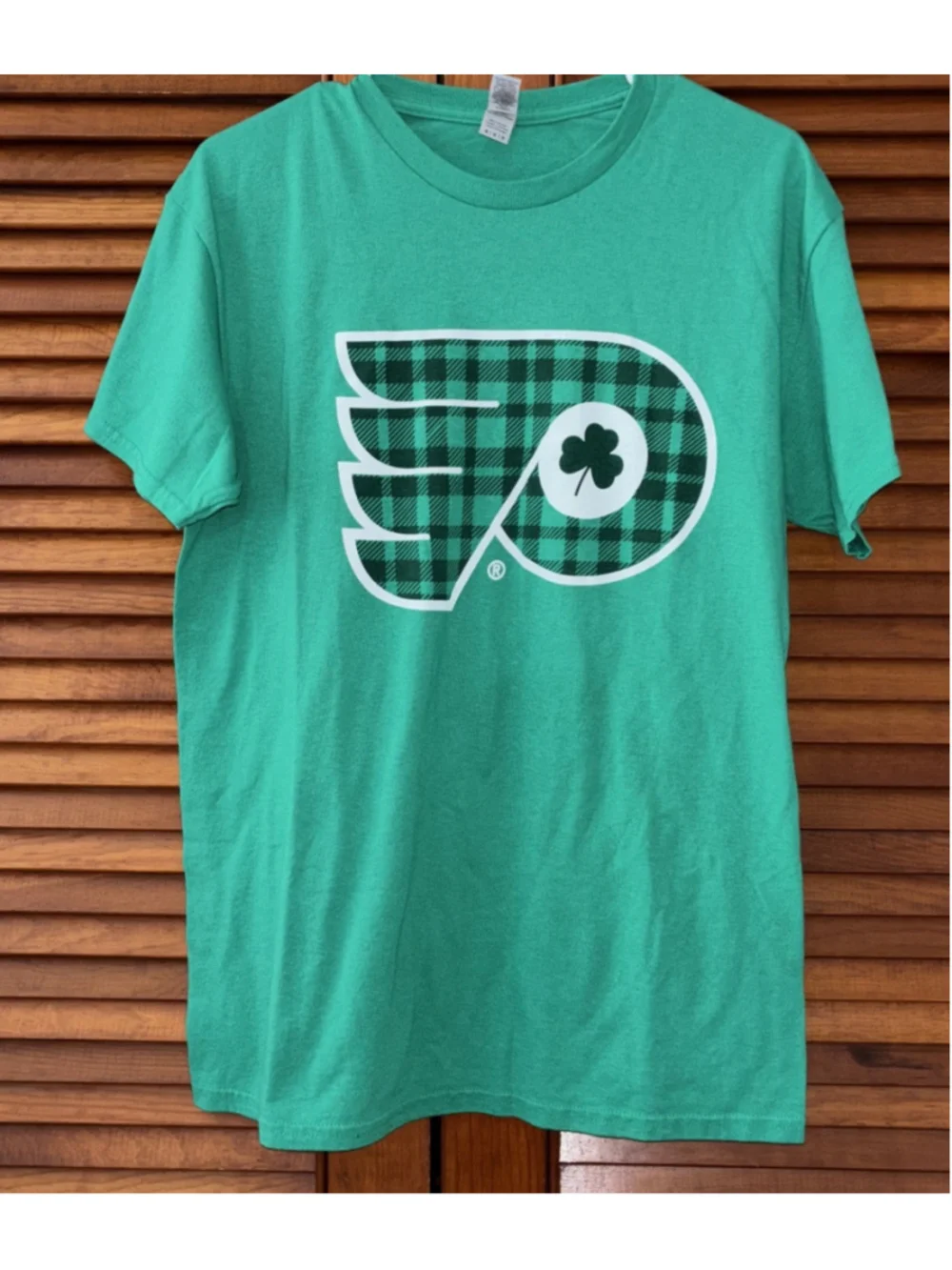 Philadelphia Flyers NHL Green St. Patrick’s Shamrock T- Shirt Men's Small